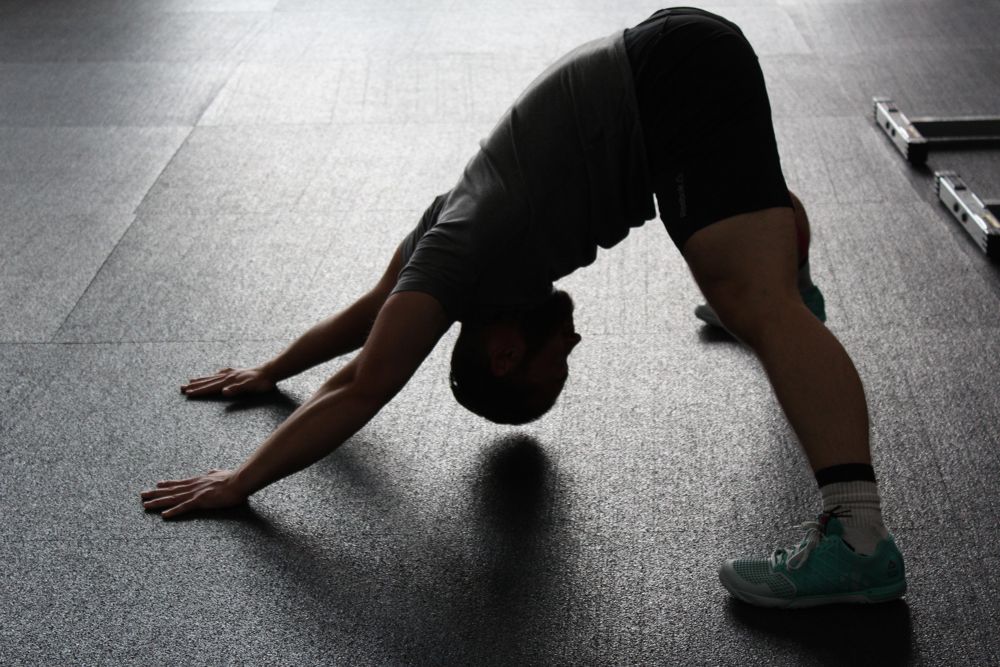 Warming up door te stretchen voor het hardlopen