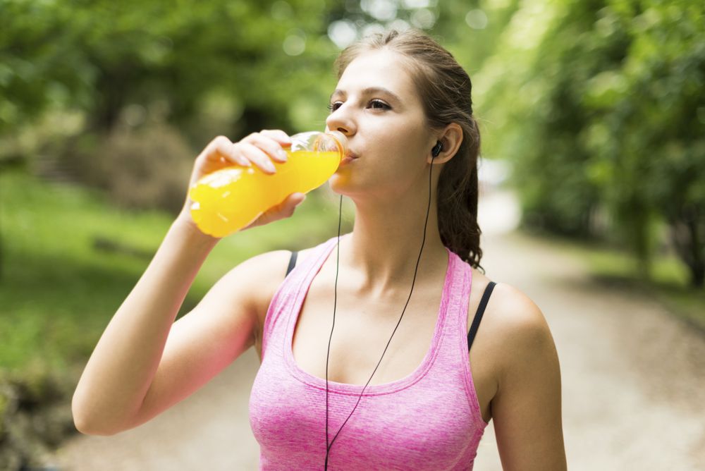 Op tijd vocht aanvullen tijdens het hardlopen.